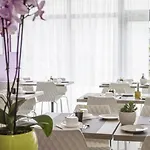 アパートホテル Nemea Stadium Bordeaux Aeroport 3*