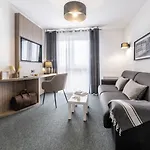 Nemea Stadium Bordeaux Aeroport アパートホテル 3*