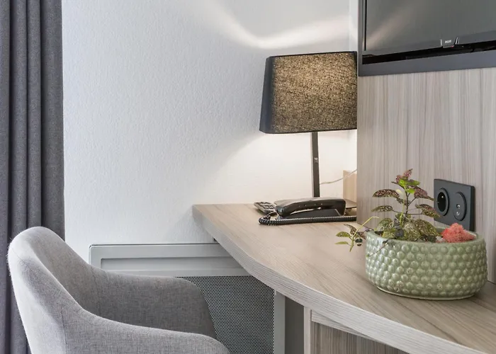 Nemea Stadium Bordeaux Aeroport Мериньяк