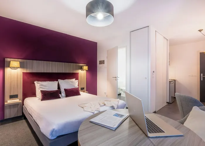 Nemea Stadium Bordeaux Aeroport Мериньяк